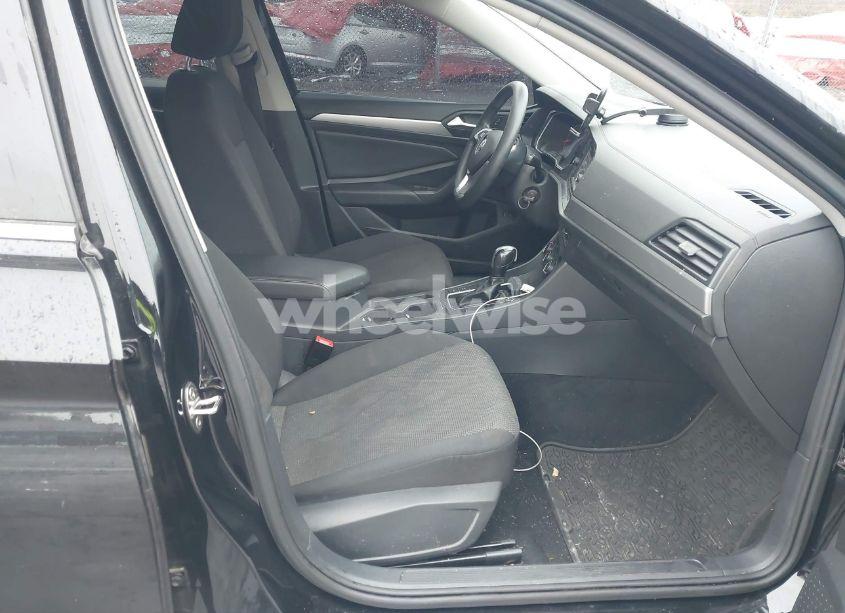 Photo 5 of 2020 Volkswagen Jetta 1.4T R-LINE/1.4T S/1.4T SE (VIN 3VWCB7BU9LM049888)