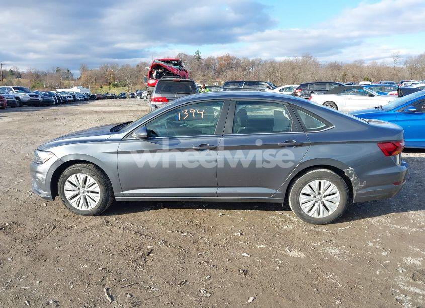 Photo 14 of 2019 Volkswagen Jetta 1.4T R-LINE/1.4T S/1.4T SE (VIN 3VWCB7BUXKM154342)