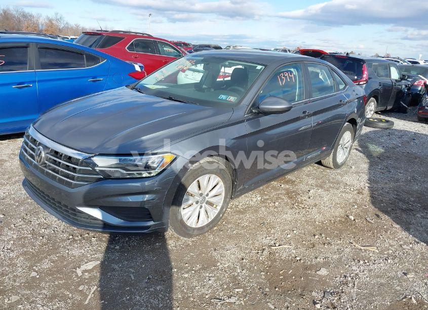 Photo 2 of 2019 Volkswagen Jetta 1.4T R-LINE/1.4T S/1.4T SE (VIN 3VWCB7BUXKM154342)