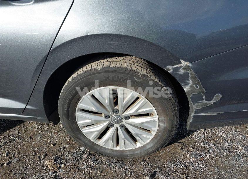 Photo 6 of 2019 Volkswagen Jetta 1.4T R-LINE/1.4T S/1.4T SE (VIN 3VWCB7BUXKM154342)