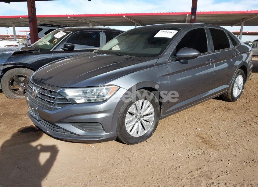 Photo 2 of 2019 Volkswagen Jetta 1.4T R-LINE/1.4T S/1.4T SE (VIN 3VWCB7BUXKM154356)