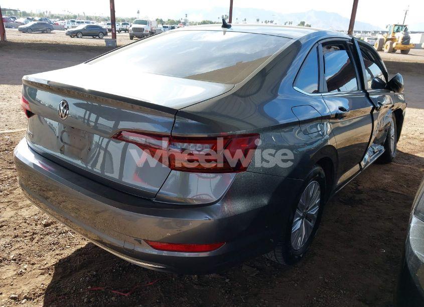 Photo 4 of 2019 Volkswagen Jetta 1.4T R-LINE/1.4T S/1.4T SE (VIN 3VWCB7BUXKM154356)