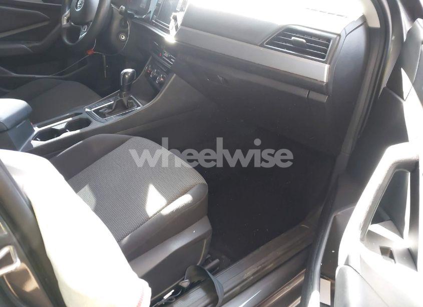 Photo 5 of 2019 Volkswagen Jetta 1.4T R-LINE/1.4T S/1.4T SE (VIN 3VWCB7BUXKM154356)