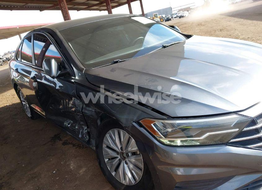 Photo 6 of 2019 Volkswagen Jetta 1.4T R-LINE/1.4T S/1.4T SE (VIN 3VWCB7BUXKM154356)