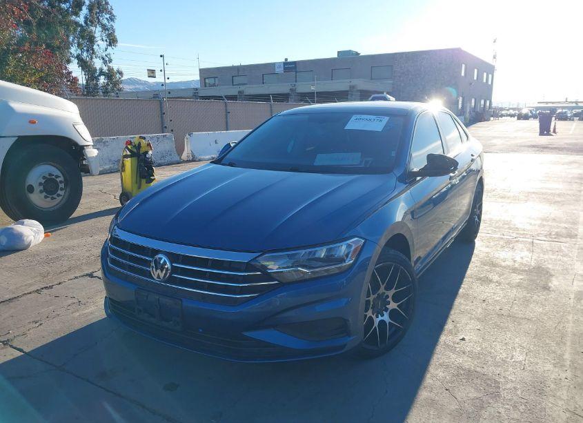 Photo 2 of 2019 Volkswagen Jetta 1.4T R-LINE/1.4T S/1.4T SE (VIN 3VWCB7BUXKM171688)