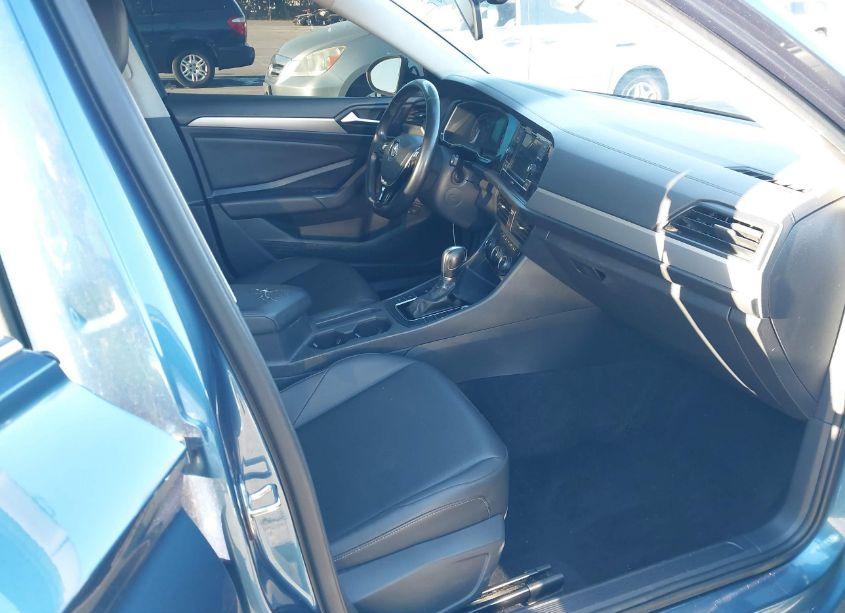 Photo 5 of 2019 Volkswagen Jetta 1.4T R-LINE/1.4T S/1.4T SE (VIN 3VWCB7BUXKM171688)