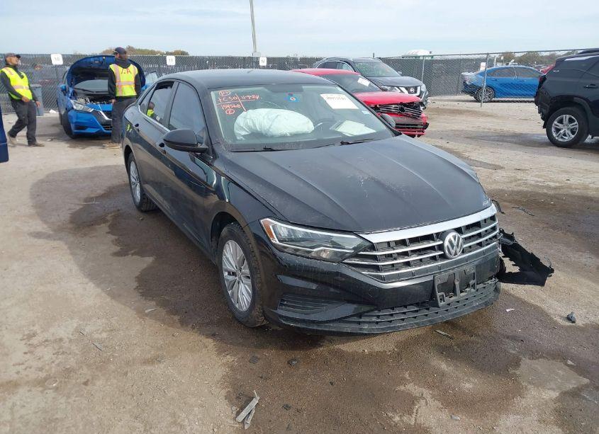 2019 Volkswagen Jetta 1.4T R-LINE/1.4T S/1.4T SE (VIN 3VWCB7BUXKM196414) main photo