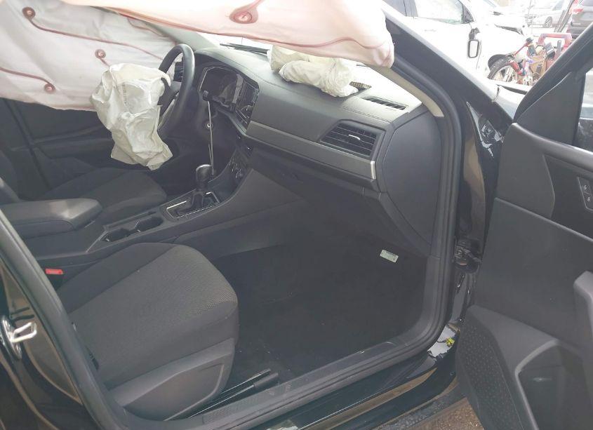 Photo 5 of 2019 Volkswagen Jetta 1.4T R-LINE/1.4T S/1.4T SE (VIN 3VWCB7BUXKM196414)