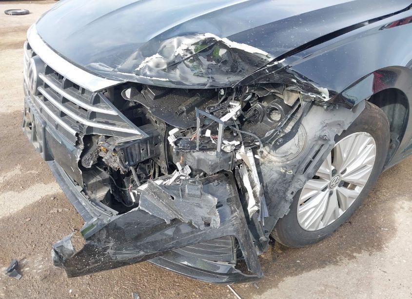 Photo 6 of 2019 Volkswagen Jetta 1.4T R-LINE/1.4T S/1.4T SE (VIN 3VWCB7BUXKM196414)