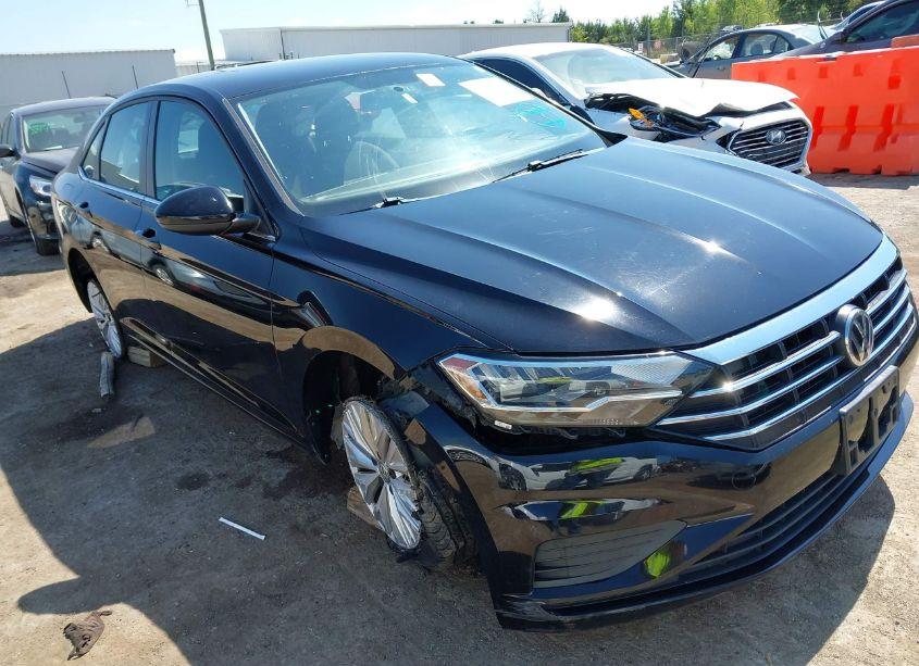 2019 Volkswagen Jetta 1.4T R-LINE/1.4T S/1.4T SE (VIN 3VWCB7BUXKM200770) main photo