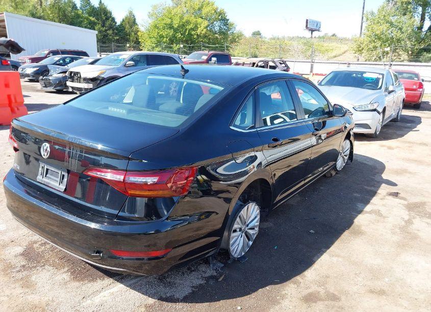 Photo 4 of 2019 Volkswagen Jetta 1.4T R-LINE/1.4T S/1.4T SE (VIN 3VWCB7BUXKM200770)