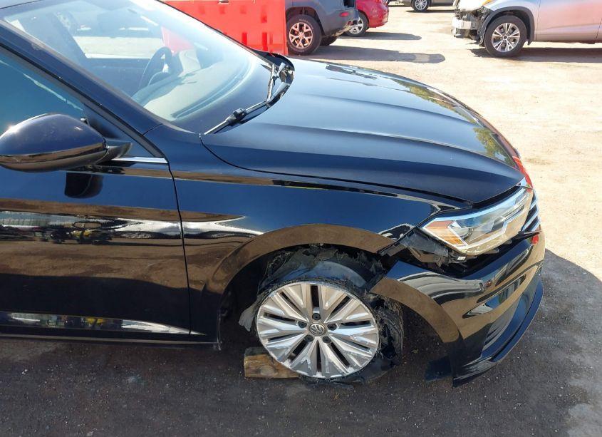 Photo 6 of 2019 Volkswagen Jetta 1.4T R-LINE/1.4T S/1.4T SE (VIN 3VWCB7BUXKM200770)