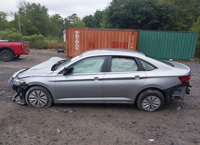 Photo 14 of 2019 Volkswagen Jetta 1.4T R-LINE/1.4T S/1.4T SE (VIN 3VWCB7BUXKM243683)