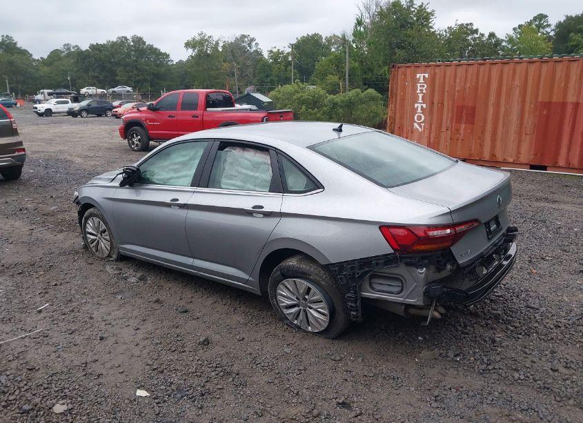 Photo 3 of 2019 Volkswagen Jetta 1.4T R-LINE/1.4T S/1.4T SE (VIN 3VWCB7BUXKM243683)