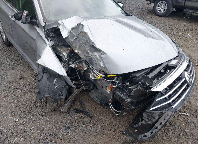 Photo 6 of 2019 Volkswagen Jetta 1.4T R-LINE/1.4T S/1.4T SE (VIN 3VWCB7BUXKM243683)