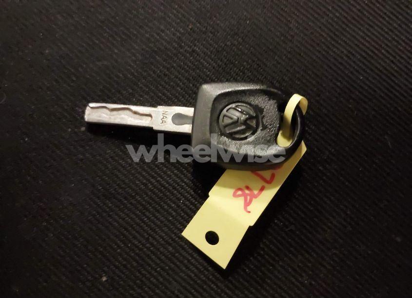 Photo 11 of 1999 Volkswagen New BEETLE GLS (VIN 3VWCC21C7XM474752)