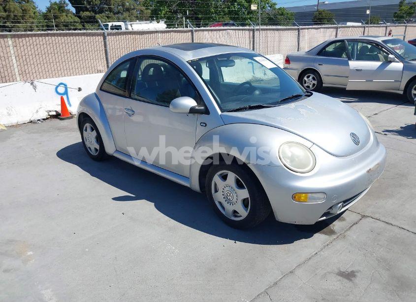 2001 Volkswagen New BEETLE GLS 1.8L TURBO (VIN 3VWCD21C11M412672) main photo