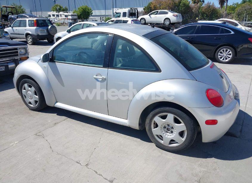 Photo 3 of 2001 Volkswagen New BEETLE GLS 1.8L TURBO (VIN 3VWCD21C11M412672)