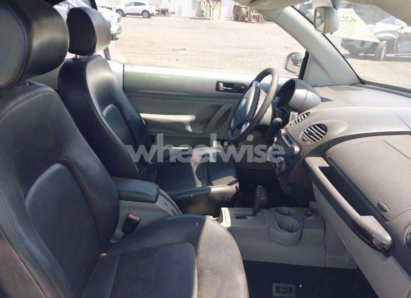 Photo 5 of 2004 Volkswagen New BEETLE GLS 1.8T (VIN 3VWCD21Y64M300742)