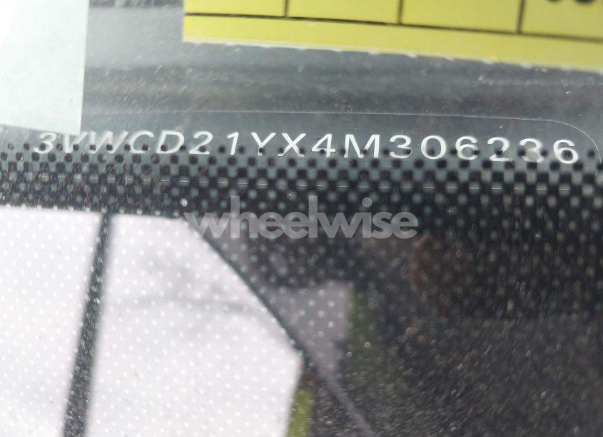 Photo 12 of 2004 Volkswagen New BEETLE GLS 1.8T (VIN 3VWCD21YX4M306236)