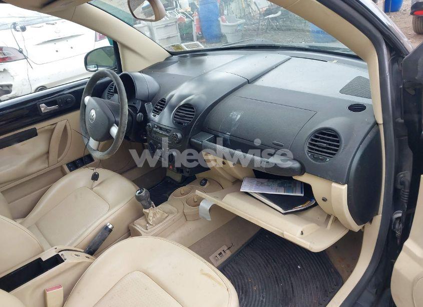 Photo 5 of 2004 Volkswagen New BEETLE GLS 1.8T (VIN 3VWCD21YX4M306236)