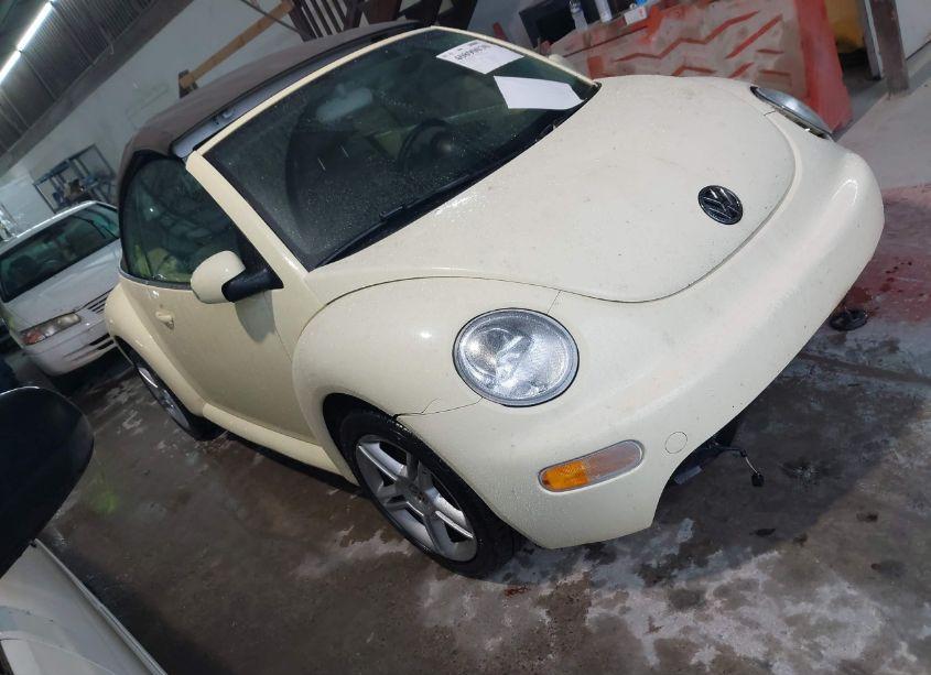 2005 Volkswagen New BEETLE GLS 1.8T (VIN 3VWCD31Y05M310450) main photo