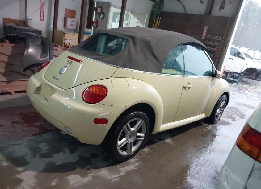 Photo 4 of 2005 Volkswagen New BEETLE GLS 1.8T (VIN 3VWCD31Y05M310450)