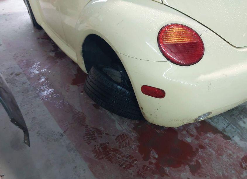 Photo 6 of 2005 Volkswagen New BEETLE GLS 1.8T (VIN 3VWCD31Y05M310450)