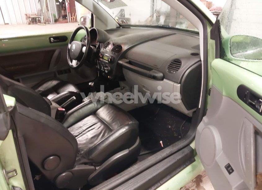 Photo 5 of 2004 Volkswagen New BEETLE GLS 1.8T (VIN 3VWCD31Y14M327465)