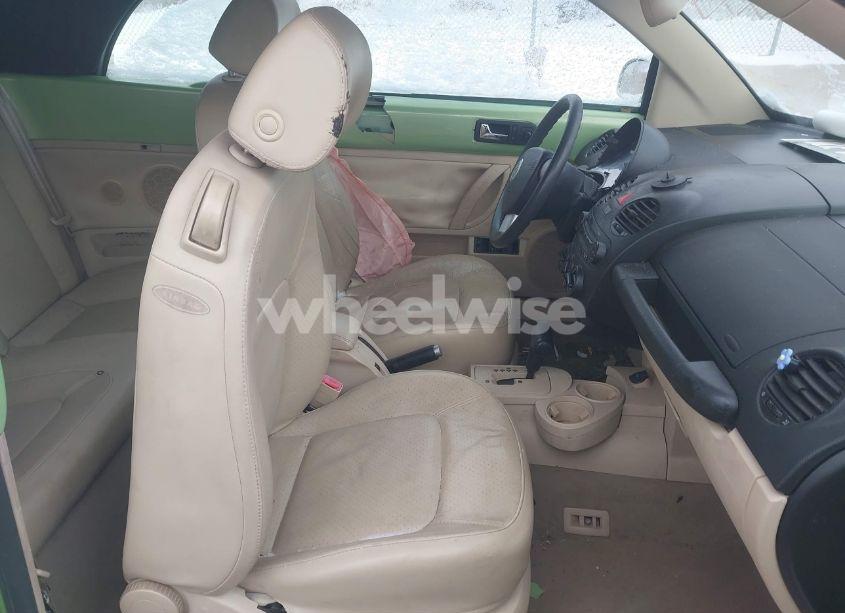 Photo 5 of 2005 Volkswagen New BEETLE GLS 1.8T (VIN 3VWCD31Y35M311110)