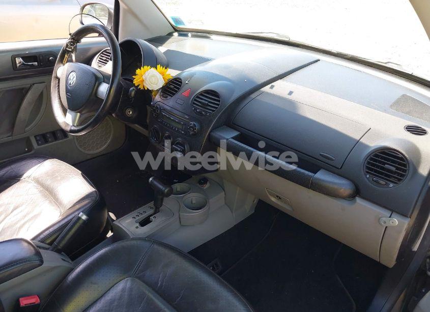 Photo 5 of 2005 Volkswagen New BEETLE GLS 1.8T (VIN 3VWCD31Y35M366477)