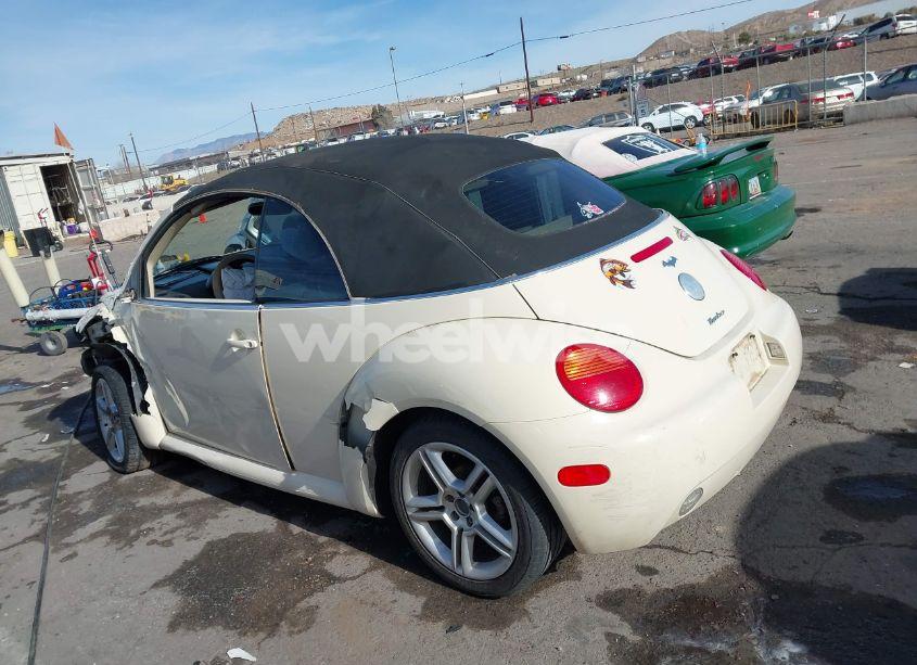 Photo 3 of 2005 Volkswagen New BEETLE GLS 1.8T (VIN 3VWCD31YX5M303666)