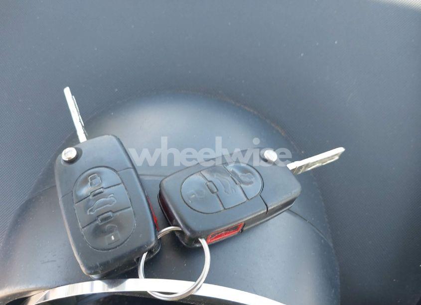 Photo 11 of 2000 Volkswagen New BEETLE GLS TDI (VIN 3VWCF21C6YM497867)