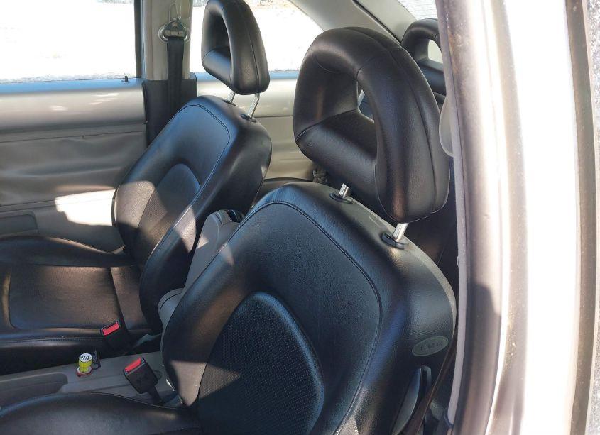 Photo 8 of 2001 Volkswagen New BEETLE GLS (VIN 3VWCK21C41M427544)