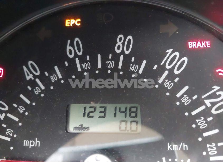 Photo 7 of 2003 Volkswagen New BEETLE GLS 2.0L (VIN 3VWCK21C43M427272)