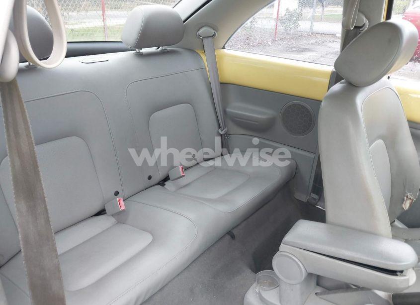 Photo 8 of 2003 Volkswagen New BEETLE GLS 2.0L (VIN 3VWCK21C43M427272)