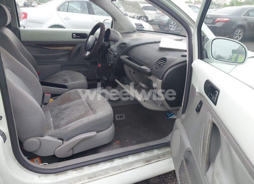 Photo 5 of 2002 Volkswagen New BEETLE GLS (VIN 3VWCK21C62M457825)