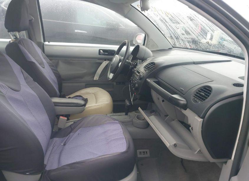 Photo 5 of 2002 Volkswagen New BEETLE GLS (VIN 3VWCK21C92M461240)