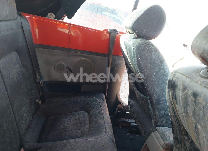 Photo 8 of 2003 Volkswagen New BEETLE (VIN 3VWCK21Y13M312138)