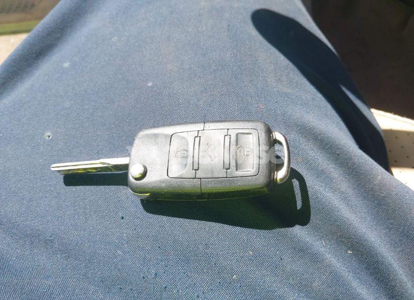 Photo 11 of 2004 Volkswagen New BEETLE GLS 2.0L (VIN 3VWCK31C34M415802)