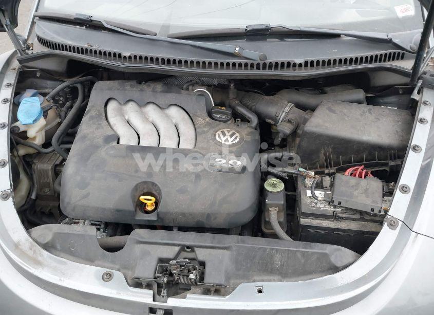 Photo 10 of 2004 Volkswagen New BEETLE GLS 2.0L (VIN 3VWCK31CX4M420124)