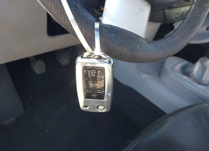 Photo 11 of 2004 Volkswagen New BEETLE GLS (VIN 3VWCM31Y34M346230)