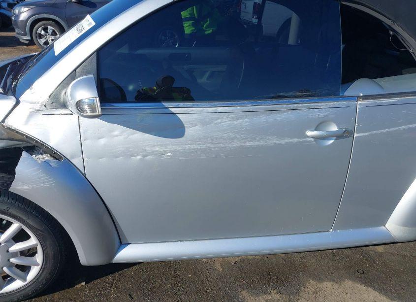 Photo 17 of 2004 Volkswagen New BEETLE GLS (VIN 3VWCM31Y34M346230)