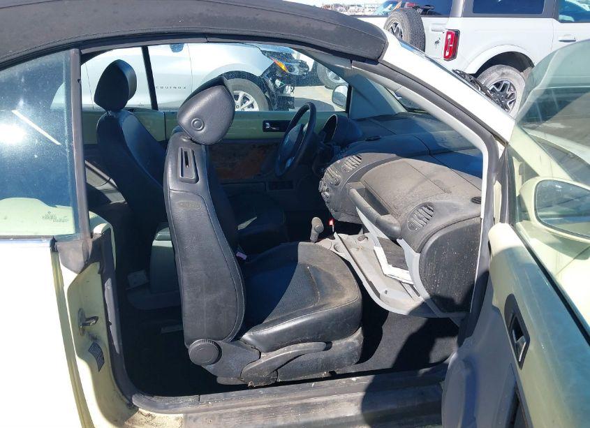 Photo 5 of 2005 Volkswagen New BEETLE GLS (VIN 3VWCM31Y35M300429)