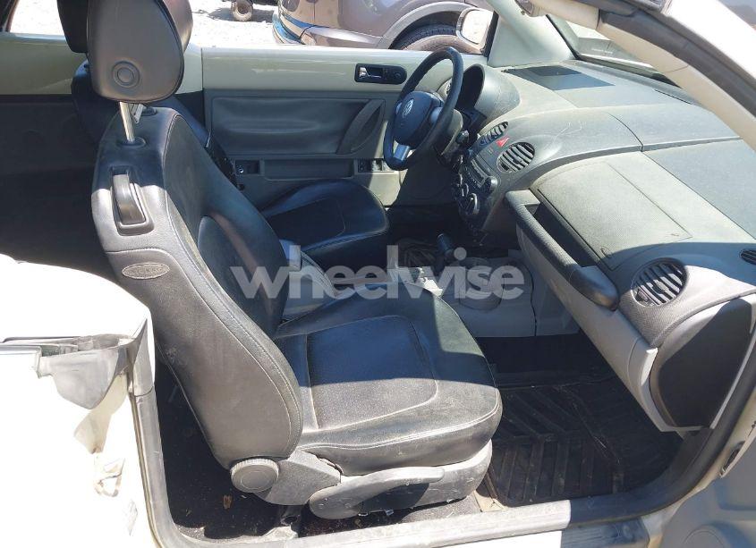 Photo 5 of 2005 Volkswagen New BEETLE GLS (VIN 3VWCM31Y55M369090)