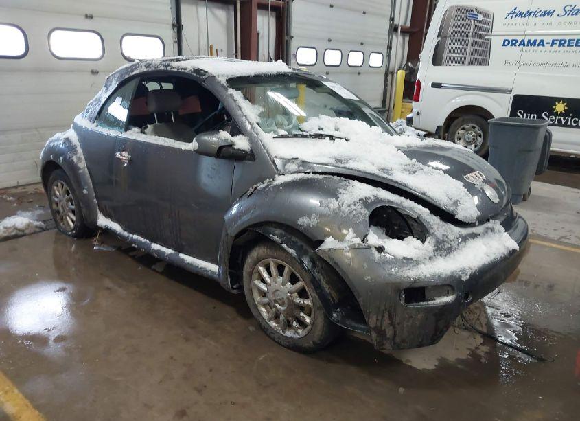 2004 Volkswagen New BEETLE GLS (VIN 3VWCM31Y64M320432) main photo