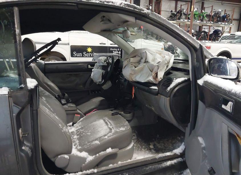 Photo 5 of 2004 Volkswagen New BEETLE GLS (VIN 3VWCM31Y64M320432)