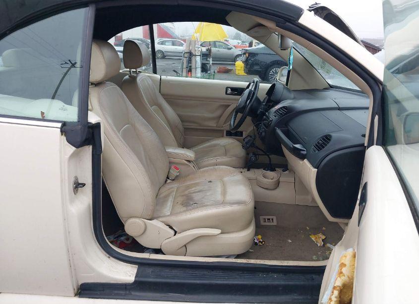 Photo 5 of 2004 Volkswagen New BEETLE GLS (VIN 3VWCM31Y64M343659)