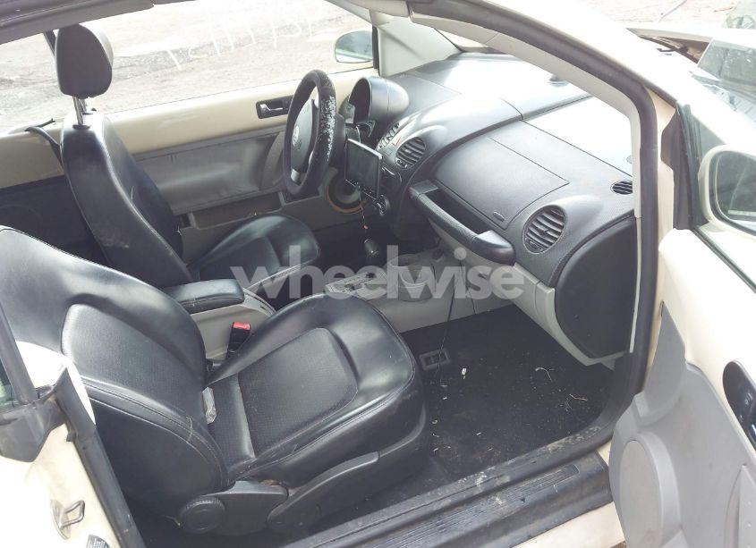 Photo 5 of 2005 Volkswagen New BEETLE GLS (VIN 3VWCM31Y95M306381)