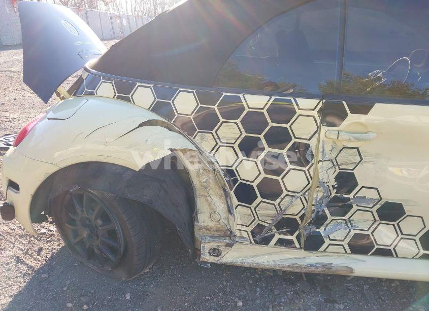 Photo 6 of 2005 Volkswagen New BEETLE GLS (VIN 3VWCM31Y95M352115)